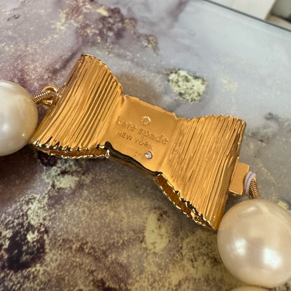 kate spade Pearl & Gold Bow Bracelet!!! - Picture 3 of 10